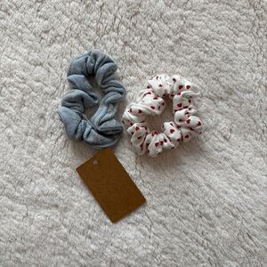 brandy melville scrunchies